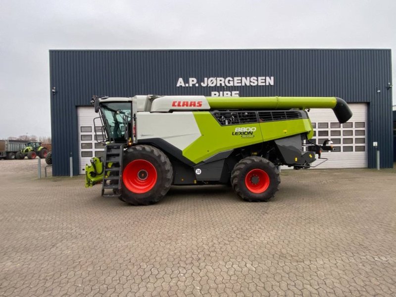 Mähdrescher van het type CLAAS Lexion 8800 4WD, Gebrauchtmaschine in Ribe (Foto 1)