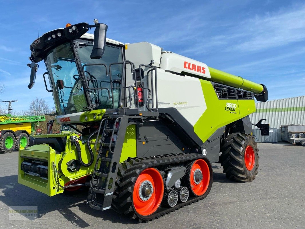 Mähdrescher Türe ait CLAAS Lexion 8800 TT - Cemos Auto Complete, Gebrauchtmaschine içinde Mühlengeez (resim 1)