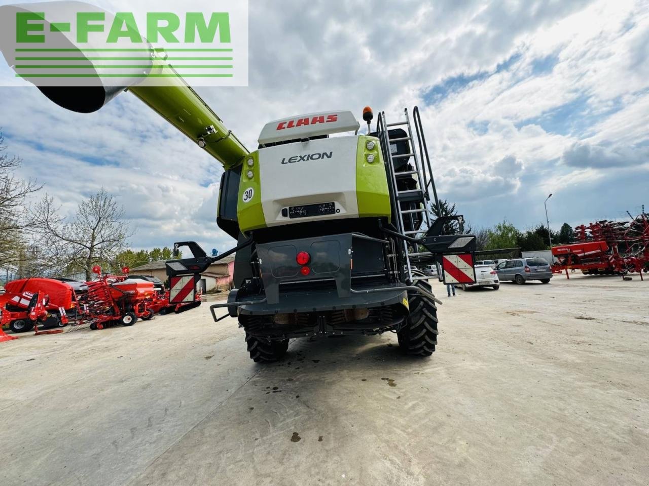 Mähdrescher van het type CLAAS LEXION 8800 TT E5, Gebrauchtmaschine in Hamburg (Foto 5)