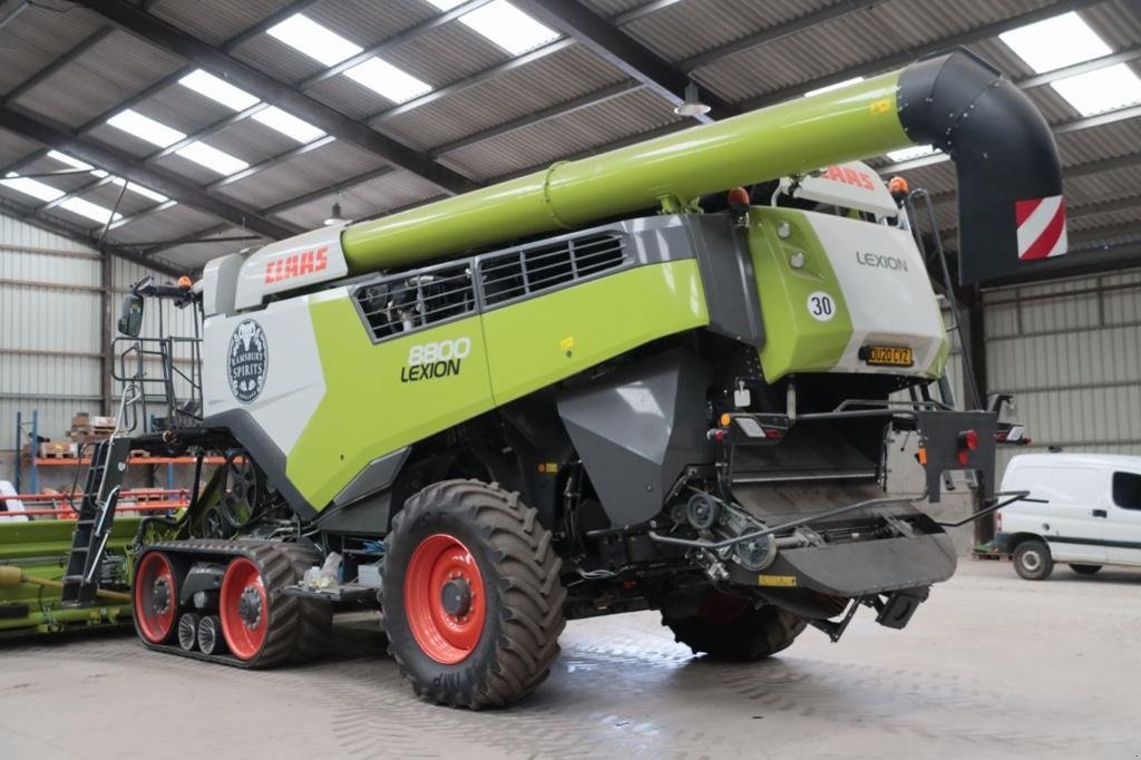 Mähdrescher tip CLAAS Lexion 8800TT  3 stk. Kommer snart. Vi giver 100 timers reklamationsret i DK!!! Ring til Ulrik 0045-40255544, Gebrauchtmaschine in Kolding (Poză 1)