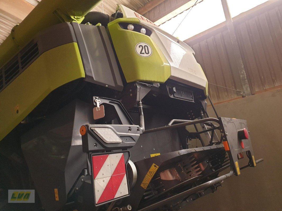 Mähdrescher des Typs CLAAS Lexion 8800TT, Gebrauchtmaschine in Schenkenberg (Bild 15)