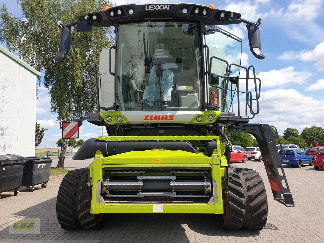 Mähdrescher des Typs CLAAS Lexion 8800TT, Gebrauchtmaschine in Schenkenberg (Bild 3)