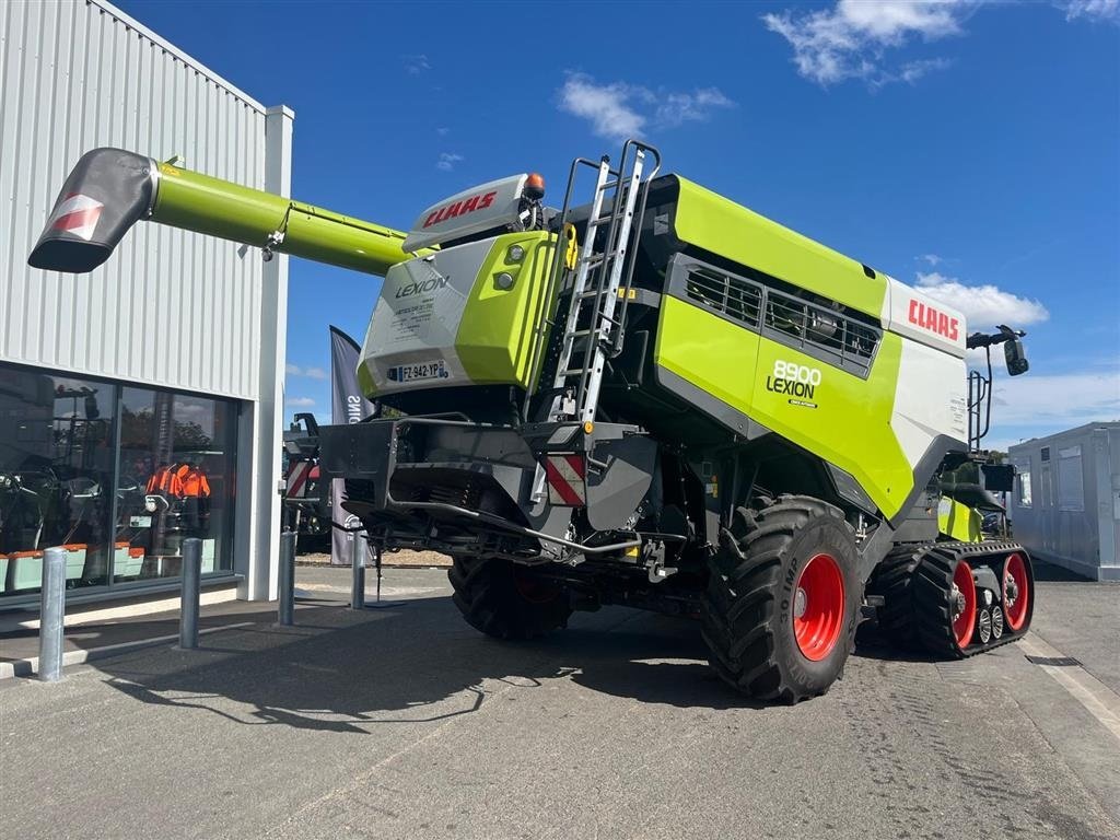 Mähdrescher του τύπου CLAAS Lexion 8900TT Brede bælter. 7 x CEMOS Automatic. GPS S7. Fuld udstyrsliste!!! Ring til Ulrik på 40255544. Jeg snakker Jysk., Gebrauchtmaschine σε Kolding (Φωτογραφία 2)