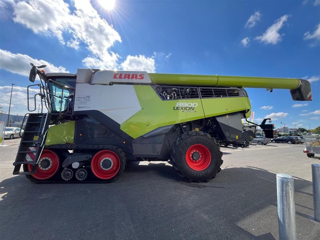 Mähdrescher tip CLAAS Lexion 8900TT Brede bælter. 7 x CEMOS Automatic. GPS S7. Fuld udstyrsliste!!! Ring til Ulrik på 40255544. Jeg snakker Jysk., Gebrauchtmaschine in Kolding (Poză 3)