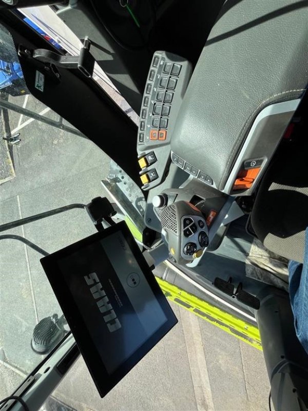 Mähdrescher des Typs CLAAS Lexion 8900TT Brede bælter. 7 x CEMOS Automatic. GPS S7. Fuld udstyrsliste!!! Ring til Ulrik på 40255544. Jeg snakker Jysk., Gebrauchtmaschine in Kolding (Bild 7)