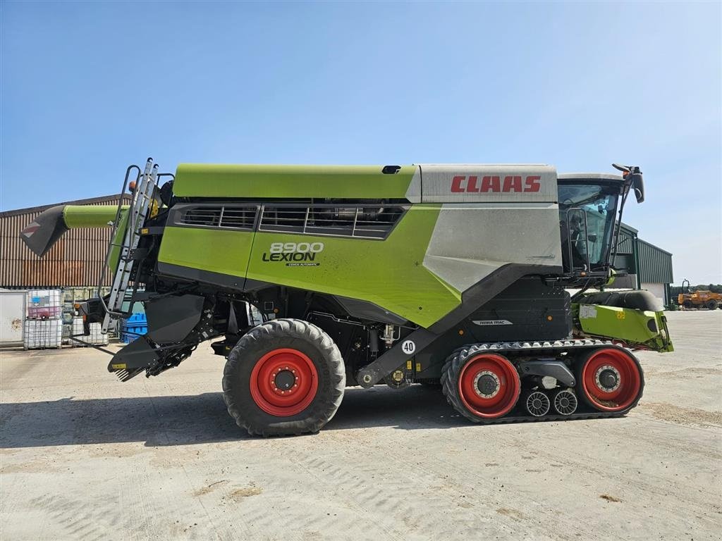 Mähdrescher tip CLAAS Lexion 8900TT Incl. CLAAS Convio 1380 Skærebord og vogn. GPS klar. Ring til Ulrik på 40255544. Jeg snakker Jysk, tysk og engelsk., Gebrauchtmaschine in Kolding (Poză 1)