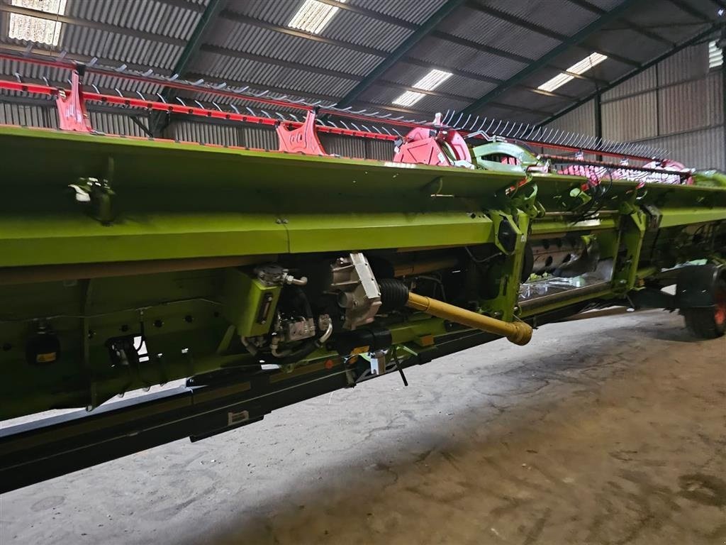 Mähdrescher van het type CLAAS Lexion 8900TT INCL. Convio 1380 sejlskærebord og 4 hjulsvogn. GPS klar. Cemos Auto Cruise Pilot. Ring til Ulrik på 40255544. Jeg snakker Jysk., Gebrauchtmaschine in Kolding (Foto 7)