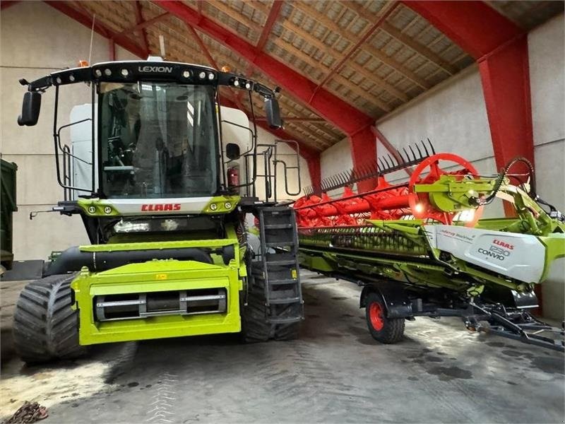 Mähdrescher des Typs CLAAS Lexion 8900TT, Gebrauchtmaschine in Vinderup (Bild 1)