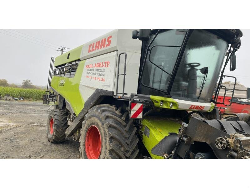 Mähdrescher van het type CLAAS LEXION7400, Gebrauchtmaschine in CHATEAUBRIANT CEDEX (Foto 1)