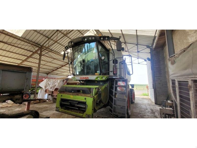 Mähdrescher des Typs CLAAS LEXION7500, Gebrauchtmaschine in BRAY en Val (Bild 1)