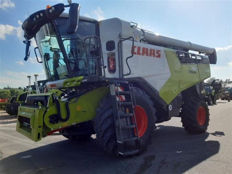 Mähdrescher des Typs CLAAS MÄHDR. TRION 730 + V770, Vorführmaschine in Mockrehna (Bild 1)