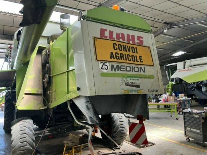 Mähdrescher des Typs CLAAS MEDION 310 INTENSIV, Gebrauchtmaschine in Feurs (Bild 3)