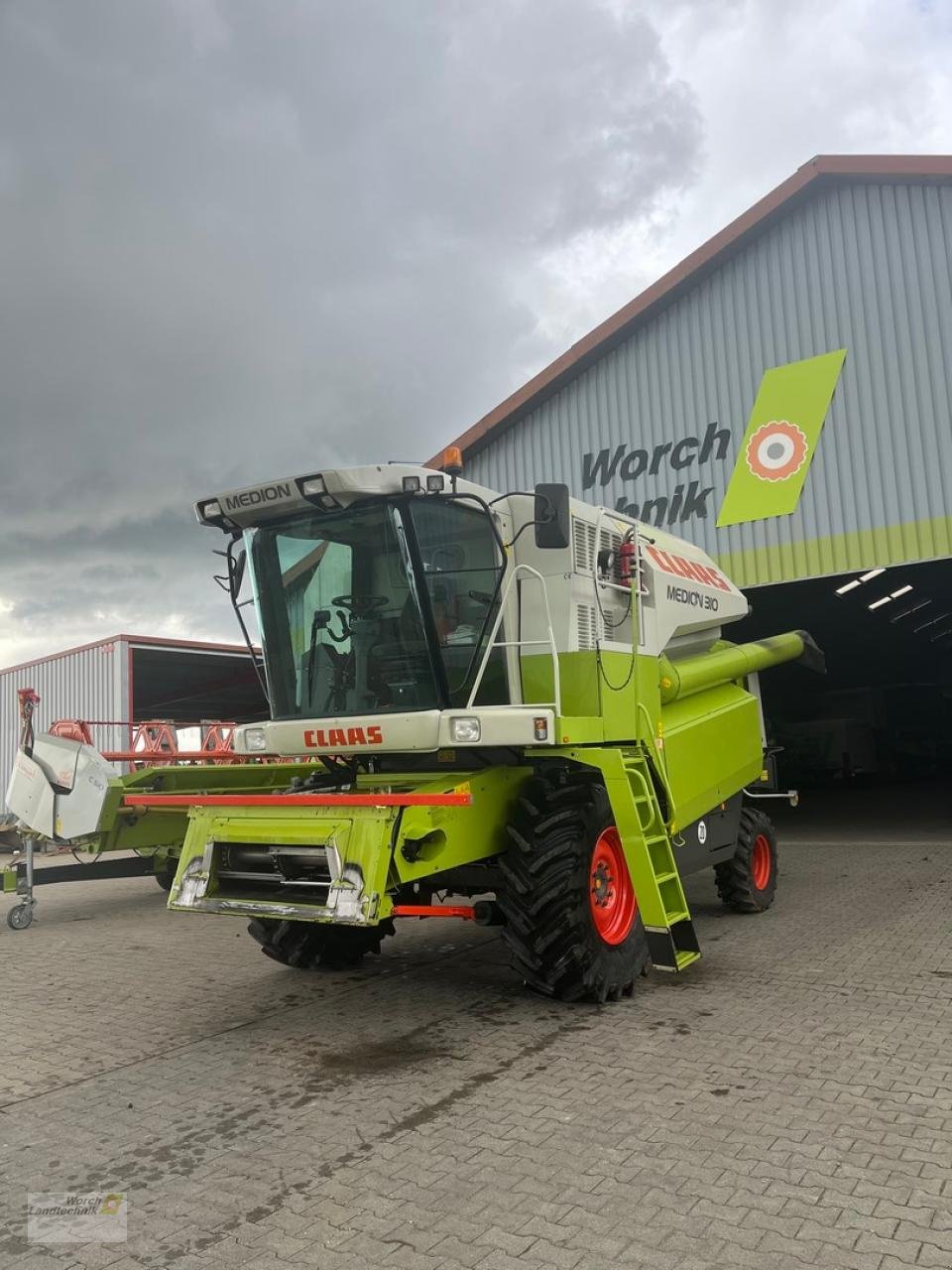 Mähdrescher des Typs CLAAS Medion 310, Gebrauchtmaschine in Schora (Bild 1)