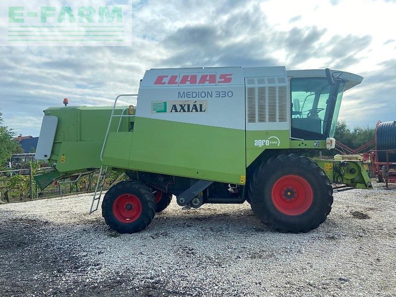 Mähdrescher del tipo CLAAS medion 330, Gebrauchtmaschine en SZEGED (Imagen 4)