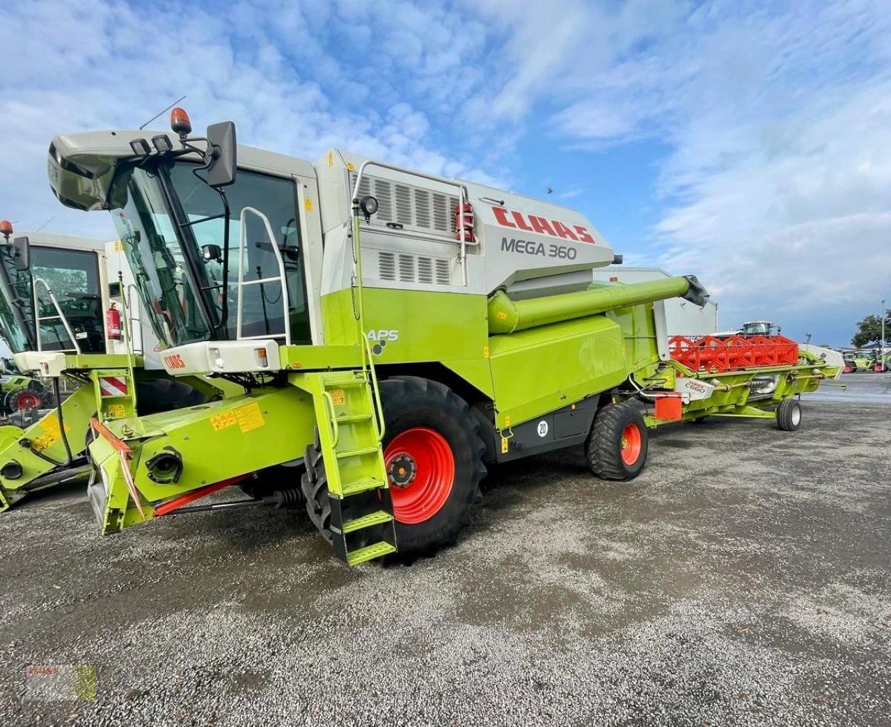 Mähdrescher typu CLAAS MEGA 360 Allrad, SW C 660 AC, SW-Wagen, Gebrauchtmaschine v Molbergen (Obrázok 1)