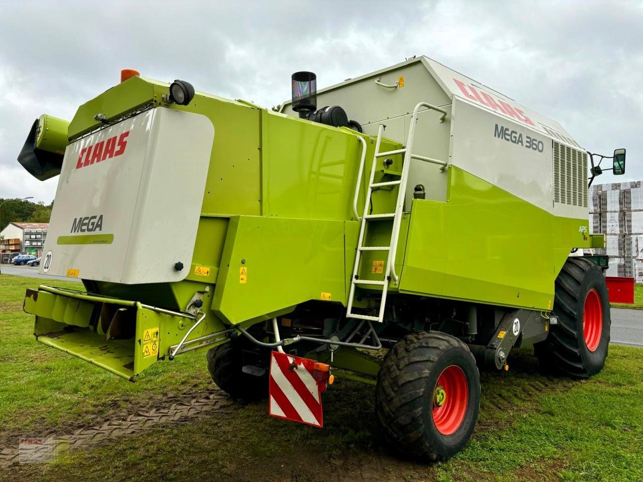 Mähdrescher du type CLAAS MEGA 360 Allrad, SW C 660 AC, SW-Wagen, Gebrauchtmaschine en Molbergen (Photo 5)