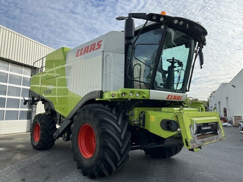 Mähdrescher du type CLAAS MOISS BATT LEXION 750, Gebrauchtmaschine en Charnay-lès-macon (Photo 2)