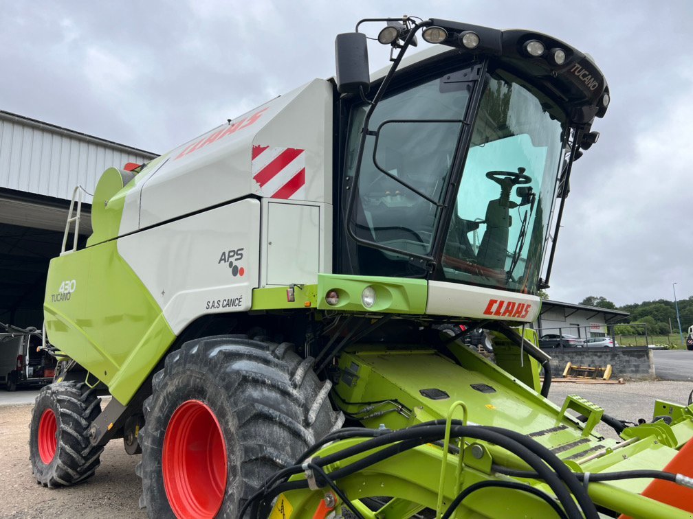 Mähdrescher van het type CLAAS Moissonneuse batteuse TUCANO 430 - TIER 3 Claas, Gebrauchtmaschine in L'Isle-en-Dodon (Foto 3)