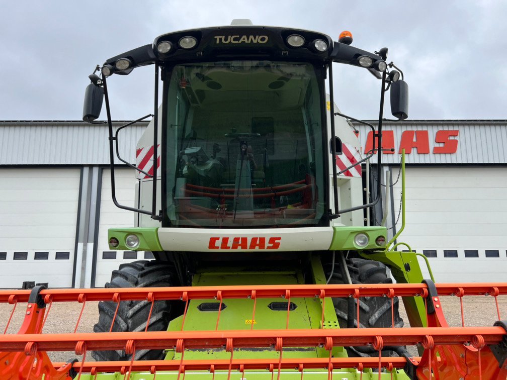 Mähdrescher van het type CLAAS Moissonneuse batteuse TUCANO 430 - TIER 3 Claas, Gebrauchtmaschine in L'Isle-en-Dodon (Foto 2)