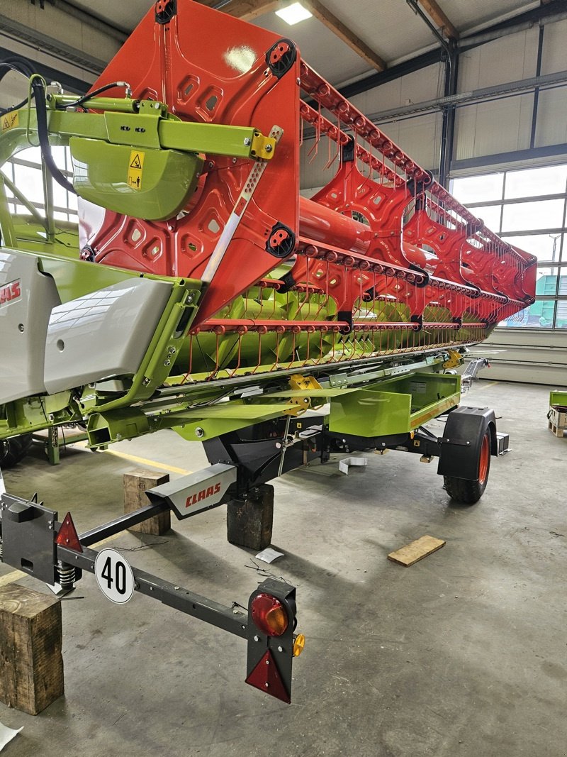 Mähdrescher типа CLAAS Trion 530 Montana, Ausstellungsmaschine в Domdidier (Фотография 14)