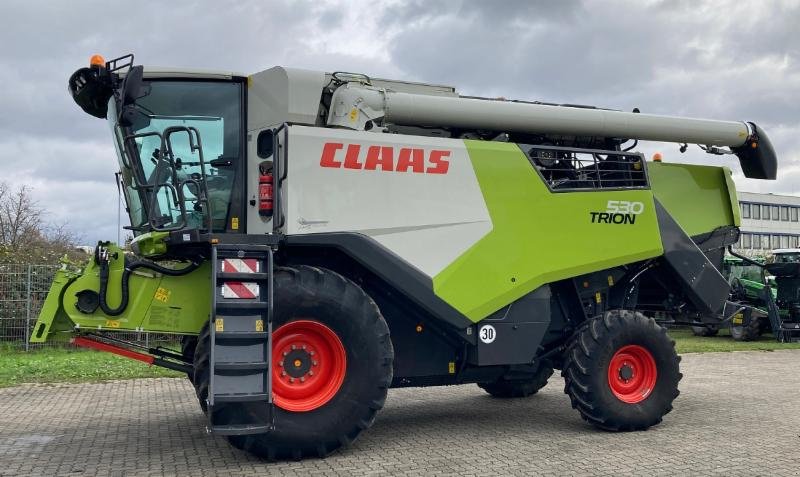 Mähdrescher des Typs CLAAS TRION 530, Gebrauchtmaschine in Hockenheim (Bild 2)