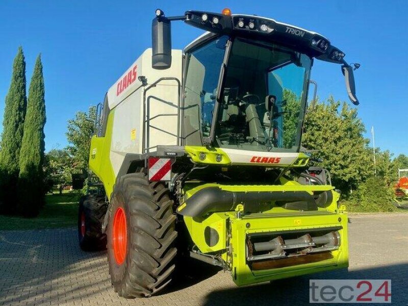 Mähdrescher типа CLAAS Trion 650 mit Schneidwerk, Gebrauchtmaschine в Östringen