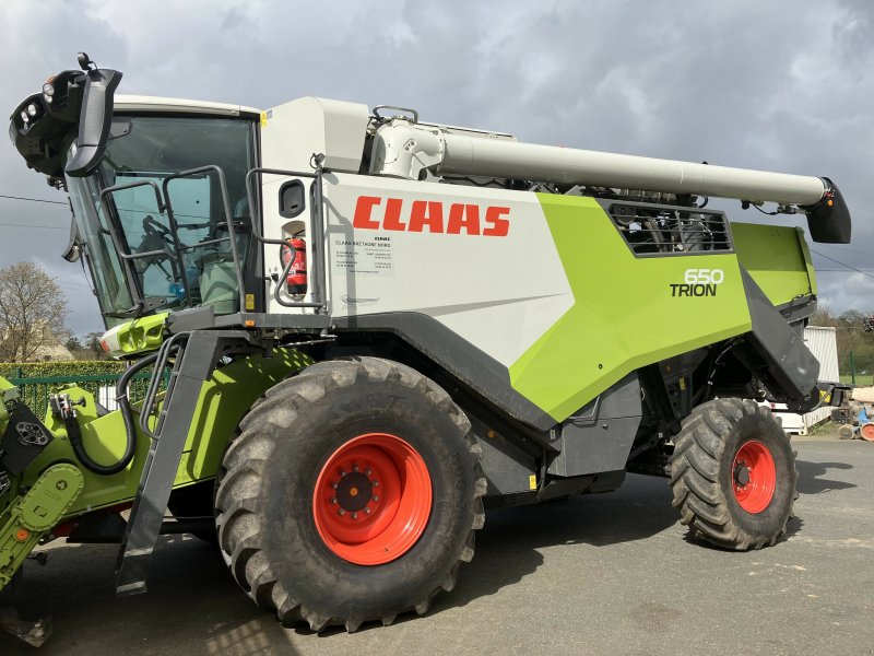 Mähdrescher des Typs CLAAS TRION 650 TRADITION, Gebrauchtmaschine in BEGARD