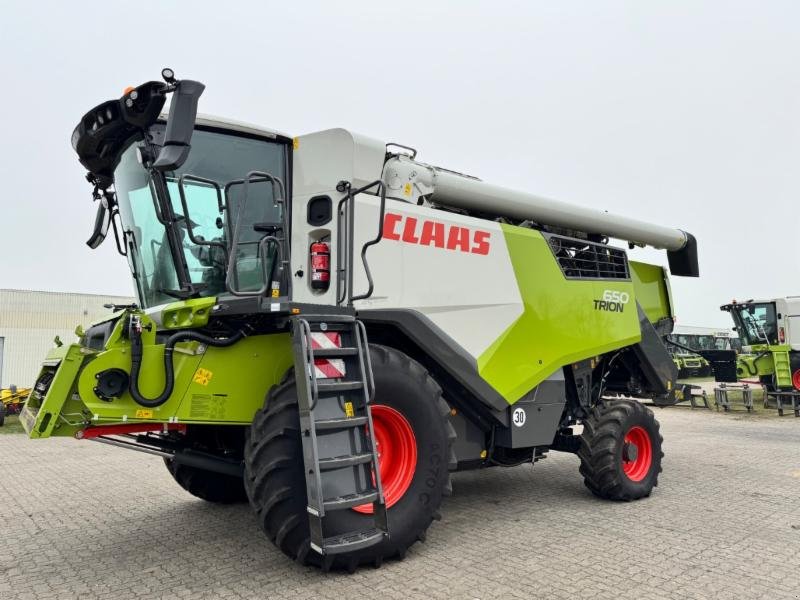 Mähdrescher van het type CLAAS TRION 650, Gebrauchtmaschine in Hockenheim (Foto 2)