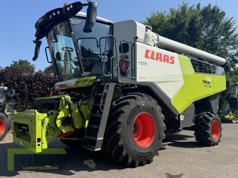 Mähdrescher van het type CLAAS TRION 730 MONTANA + VARIO 770, Neumaschine in Homberg/Ohm - Maulbach (Foto 1)