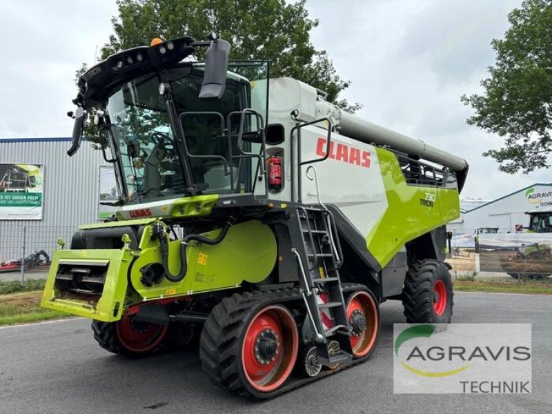 Mähdrescher des Typs CLAAS TRION 730 TERRA TRAC, Vorführmaschine in Emsbüren (Bild 1)