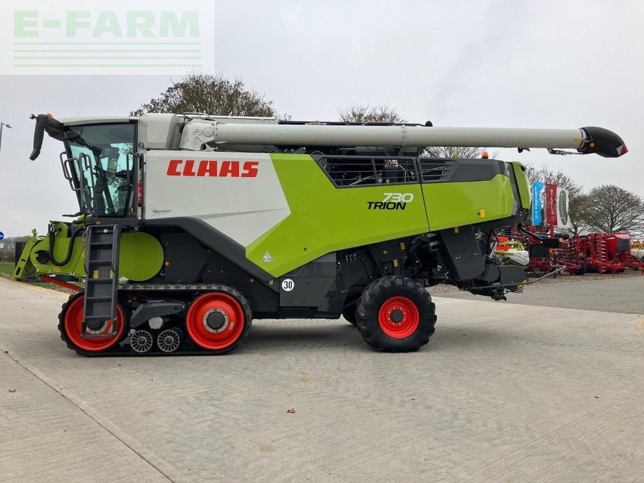 Mähdrescher of the type CLAAS TRION 730 TT, Gebrauchtmaschine in SLEAFORD (Picture 2)