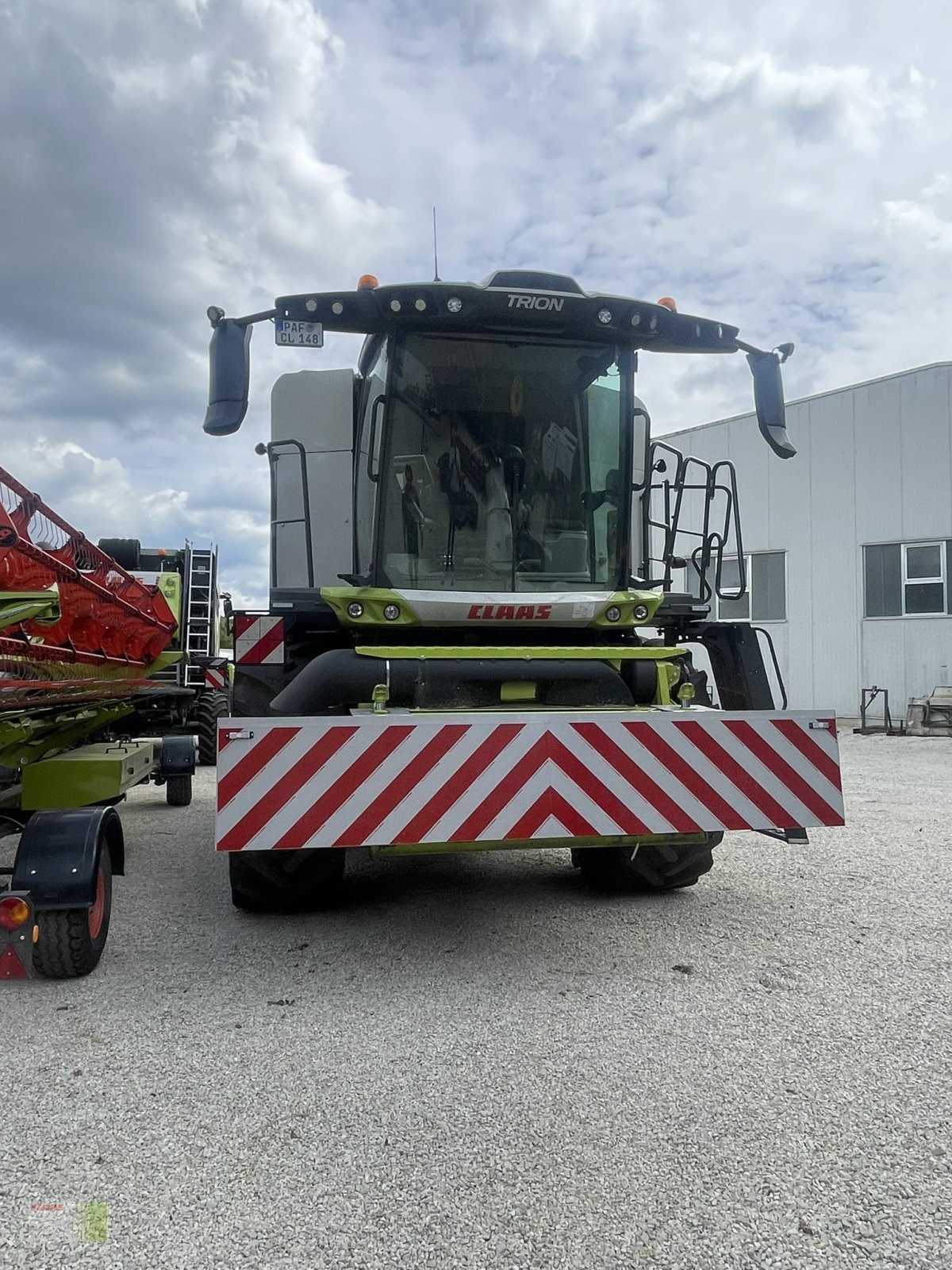 Mähdrescher van het type CLAAS Trion 730, Gebrauchtmaschine in Vohburg (Foto 2)