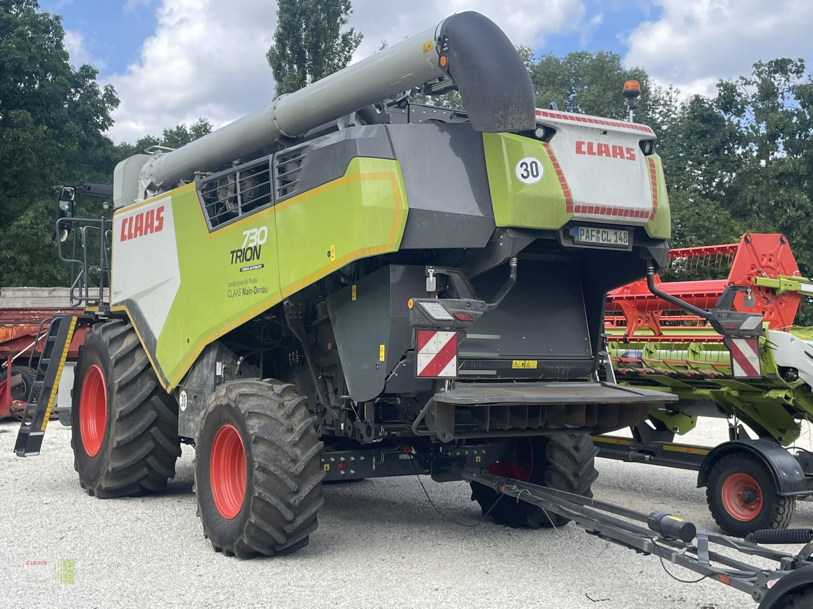 Mähdrescher des Typs CLAAS Trion 730, Gebrauchtmaschine in Vohburg (Bild 3)