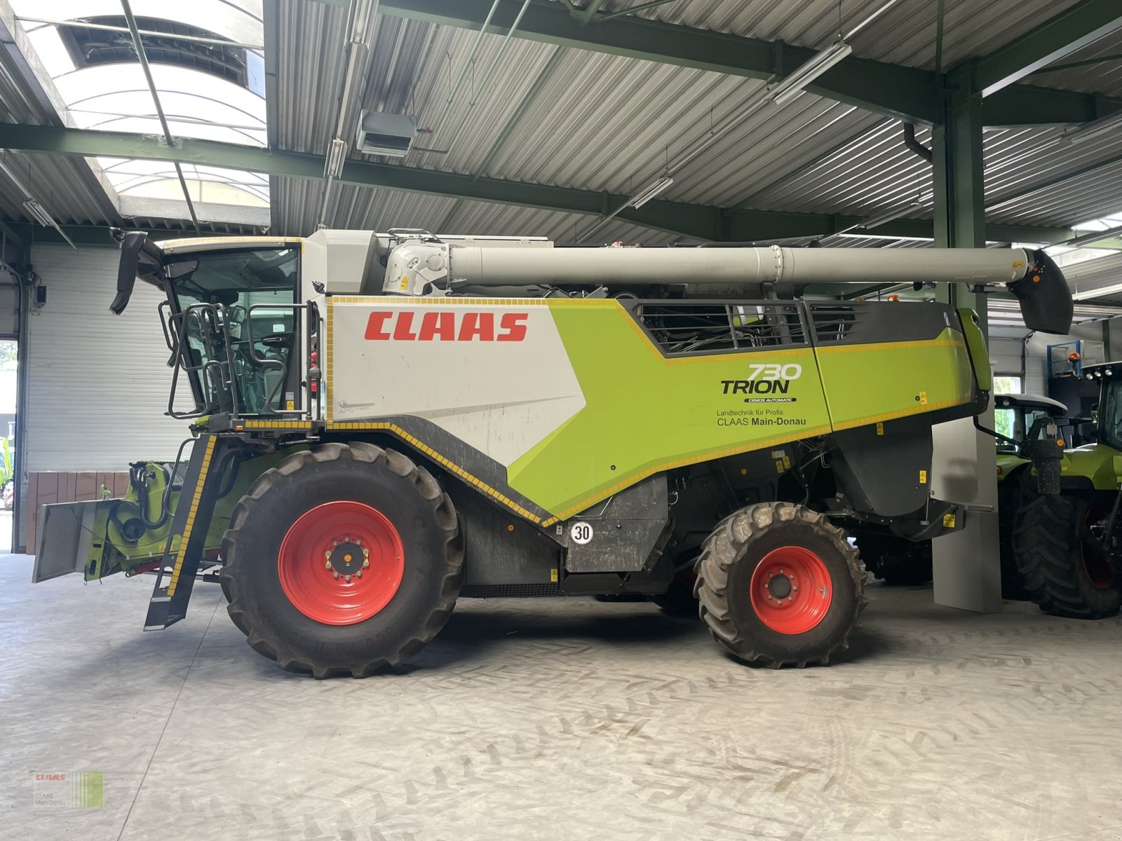 Mähdrescher des Typs CLAAS Trion 730, Gebrauchtmaschine in Vohburg (Bild 4)