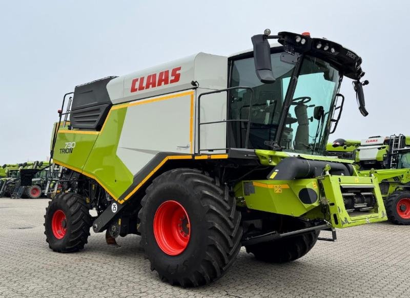 Mähdrescher du type CLAAS TRION 730, Gebrauchtmaschine en Hockenheim (Photo 8)