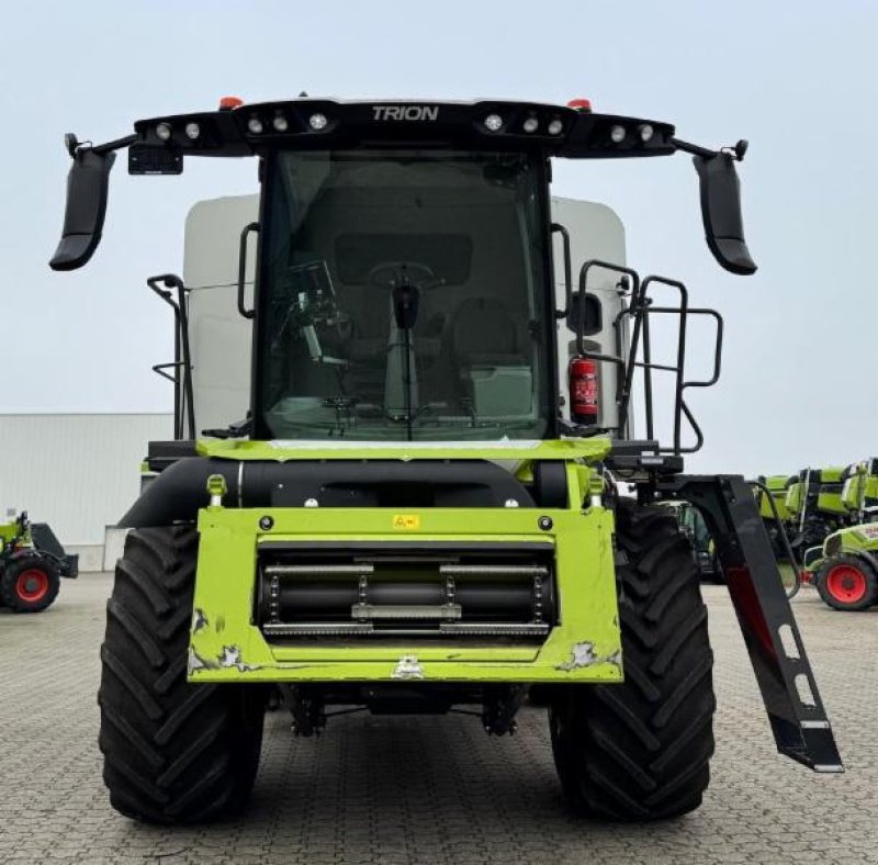 Mähdrescher du type CLAAS TRION 730, Gebrauchtmaschine en Hockenheim (Photo 9)