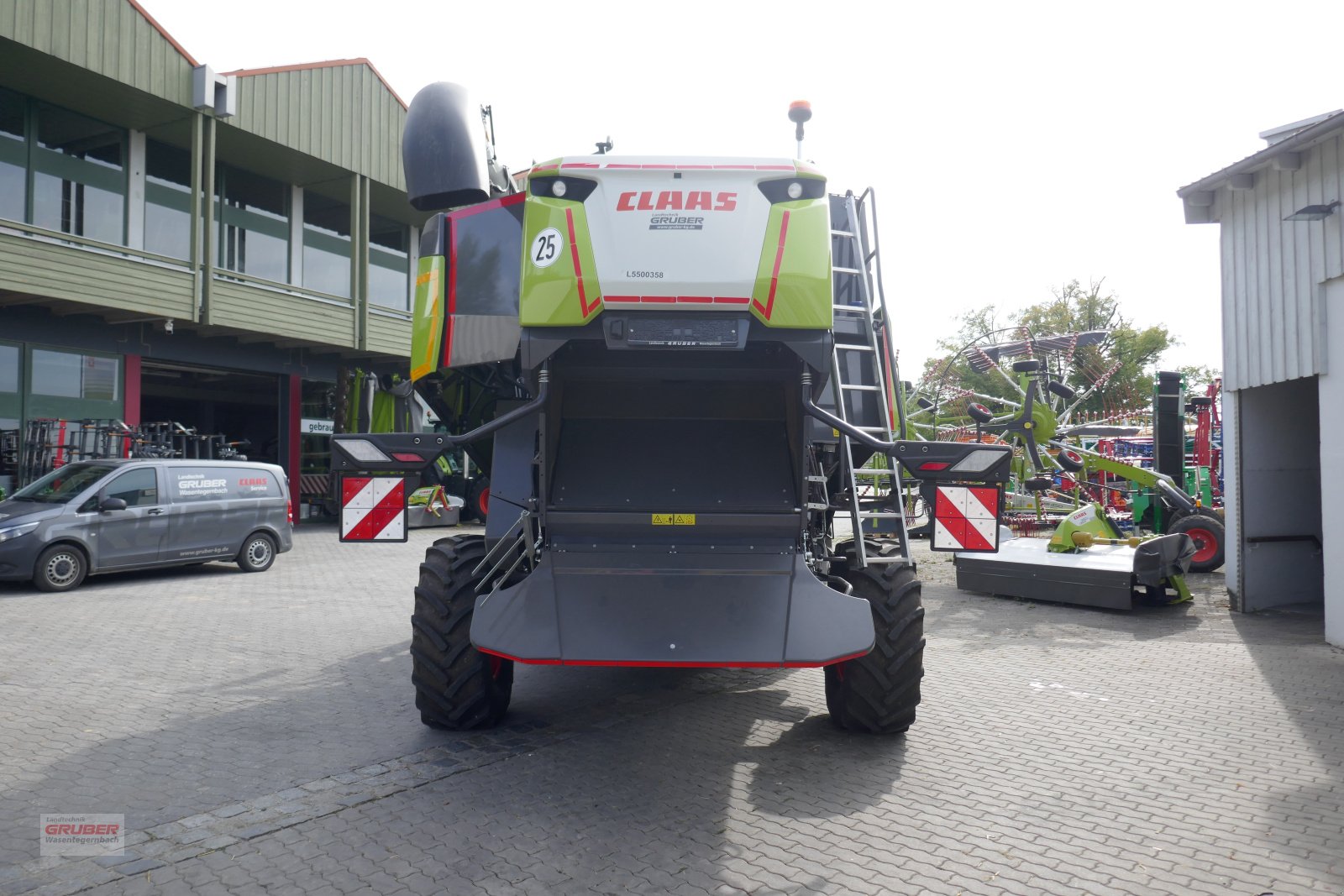 Mähdrescher van het type CLAAS Trion 730, Gebrauchtmaschine in Dorfen (Foto 4)