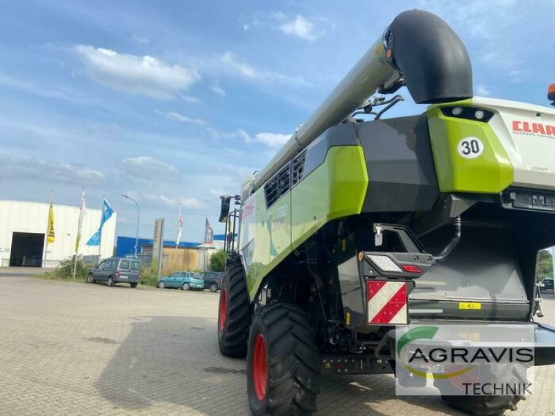 Mähdrescher des Typs CLAAS TRION 730, Vorführmaschine in Alpen (Bild 2)