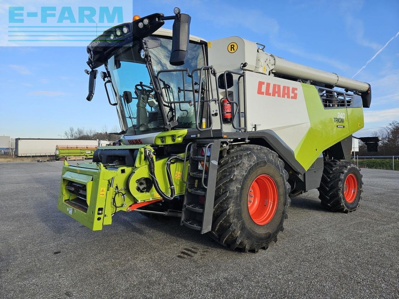 Mähdrescher del tipo CLAAS trion 740 montana 4x4, Gebrauchtmaschine In ILZ (Immagine 1)