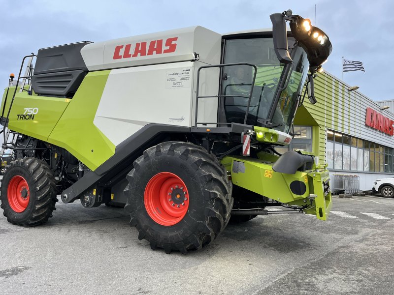 Mähdrescher des Typs CLAAS TRION 750 162 H BATTEUR !! GPS, Gebrauchtmaschine in PONTIVY (Bild 1)