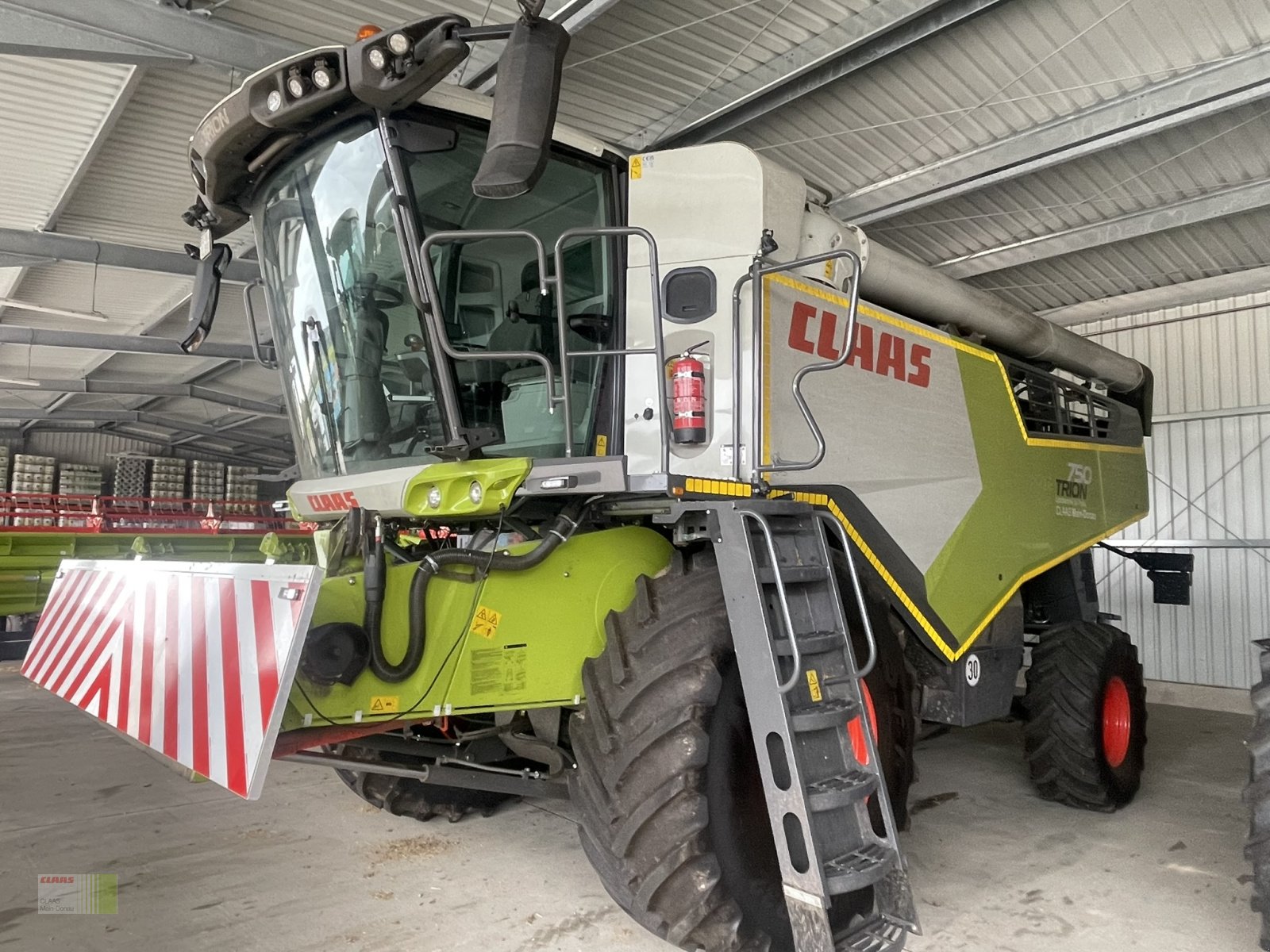 Mähdrescher des Typs CLAAS Trion 750, Gebrauchtmaschine in Wassertrüdingen (Bild 4)