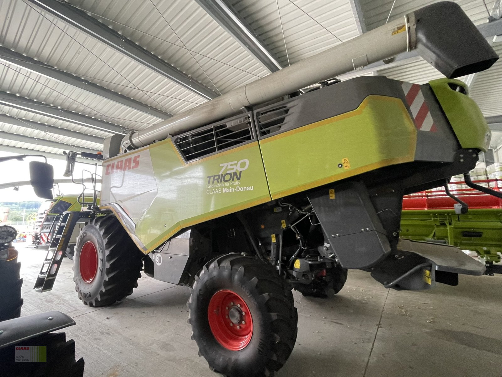 Mähdrescher des Typs CLAAS Trion 750, Gebrauchtmaschine in Wassertrüdingen (Bild 3)