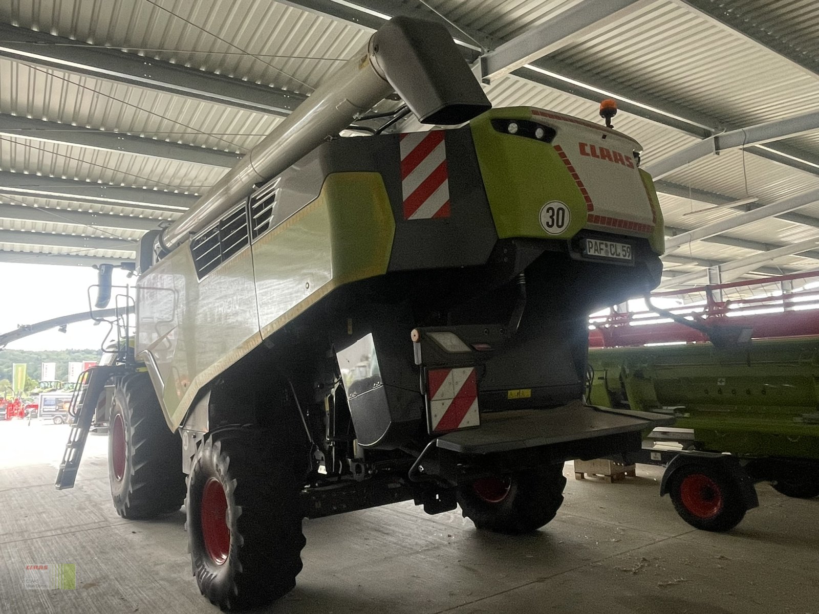 Mähdrescher du type CLAAS Trion 750, Gebrauchtmaschine en Wassertrüdingen (Photo 2)