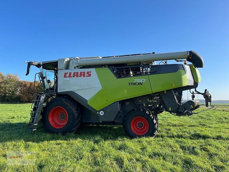 Mähdrescher от тип CLAAS Trion 750, Gebrauchtmaschine в Berßel (Снимка 1)