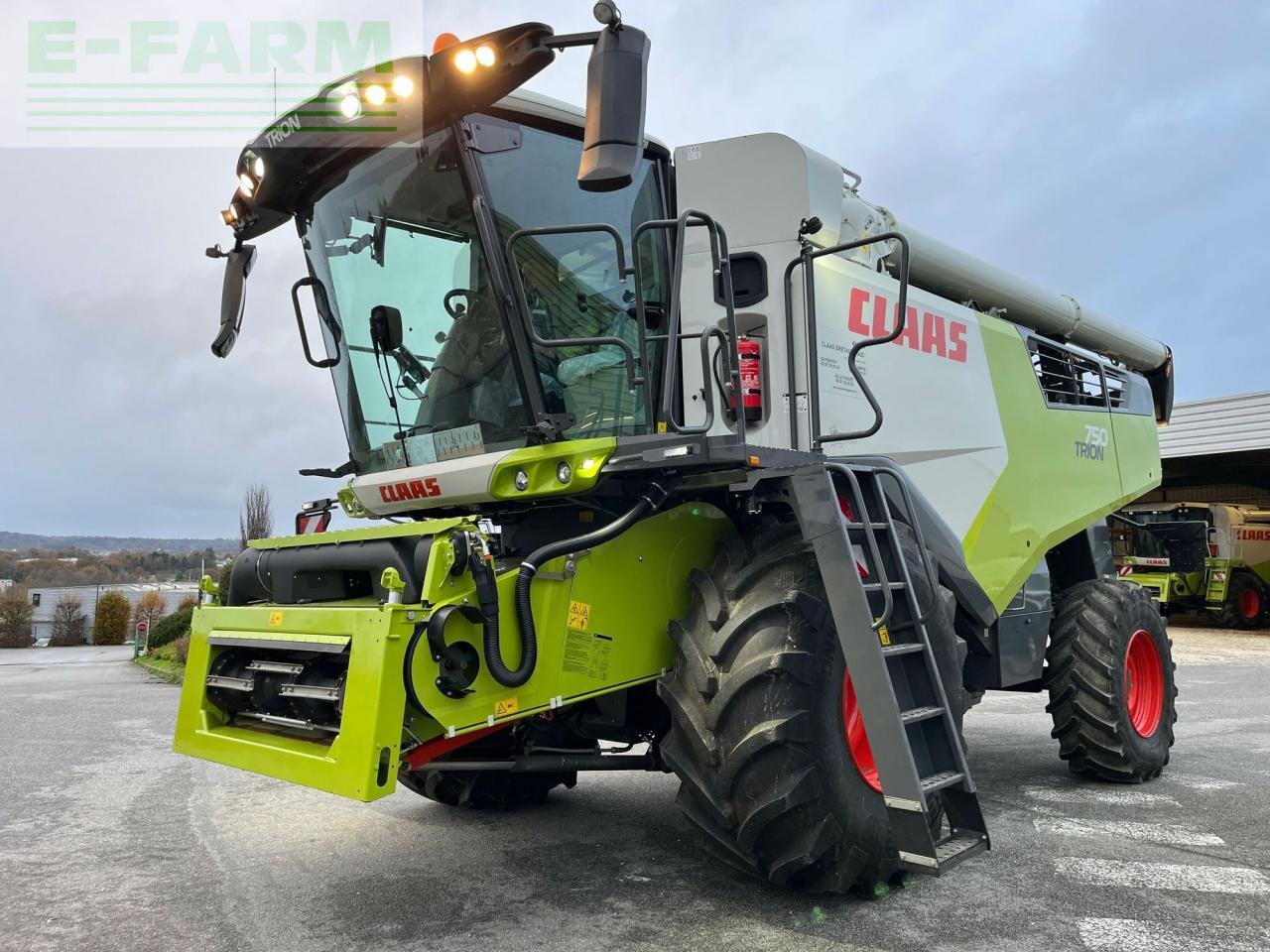 Mähdrescher типа CLAAS trion 750, Gebrauchtmaschine в PONTIVY (56 - MORBIHAN) (Фотография 4)