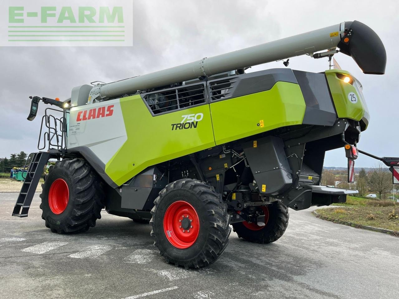 Mähdrescher типа CLAAS trion 750, Gebrauchtmaschine в PONTIVY (56 - MORBIHAN) (Фотография 5)