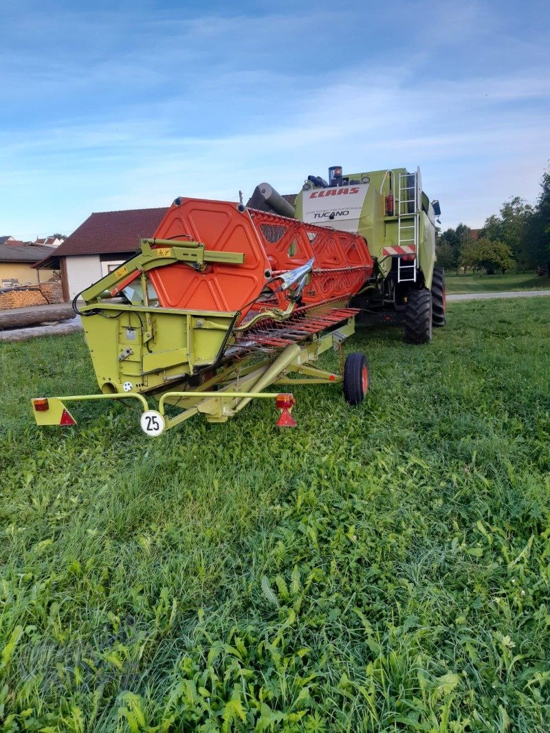 Mähdrescher of the type CLAAS Tucano 320 Allrad, Gebrauchtmaschine in Schutterzell (Picture 11)