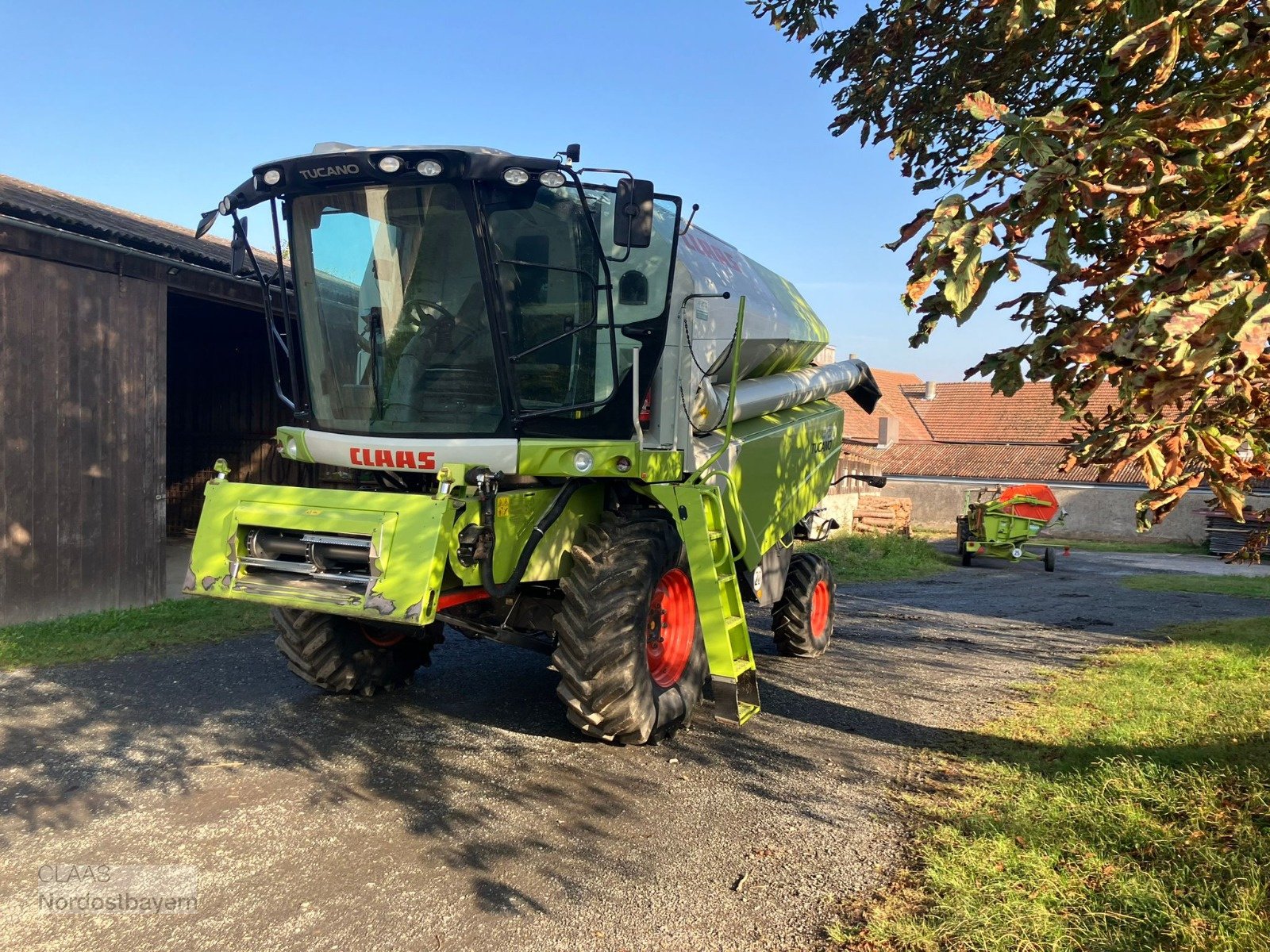 Mähdrescher van het type CLAAS Tucano 320 + C 490, Gebrauchtmaschine in Altenstadt a.d. Waldnaab (Foto 1)