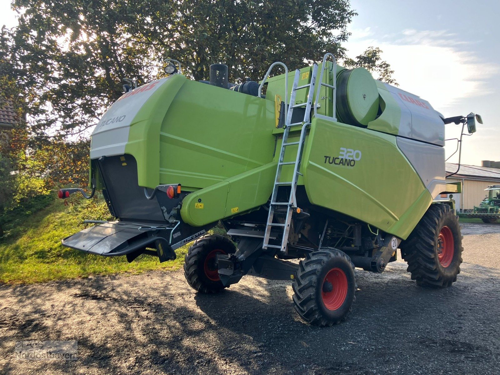 Mähdrescher des Typs CLAAS Tucano 320 + C 490, Gebrauchtmaschine in Altenstadt a.d. Waldnaab (Bild 8)