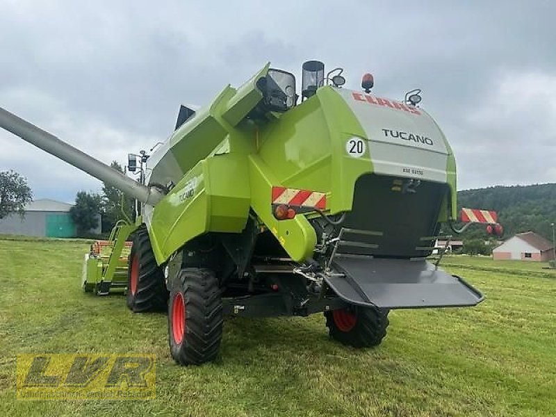 Mähdrescher des Typs CLAAS Tucano 320 mit C430, Gebrauchtmaschine in Steinau-Rebsdorf (Bild 4)